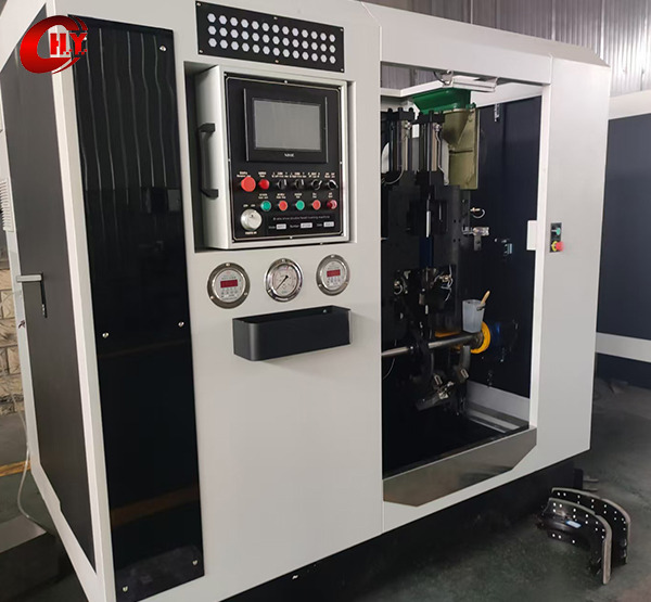 Automatic-Riveting-Machine03
